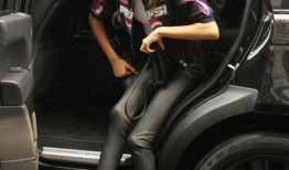 小王子吃瓜娱乐圈,瓜田里的甜蜜邂逅